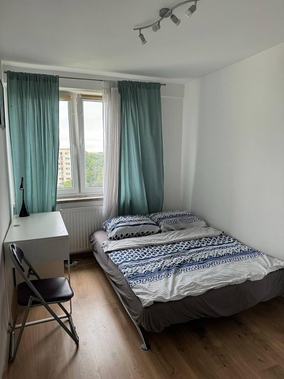 Sm Pokoj Przy Rondzie Daszynskiego Varsovia Exterior foto