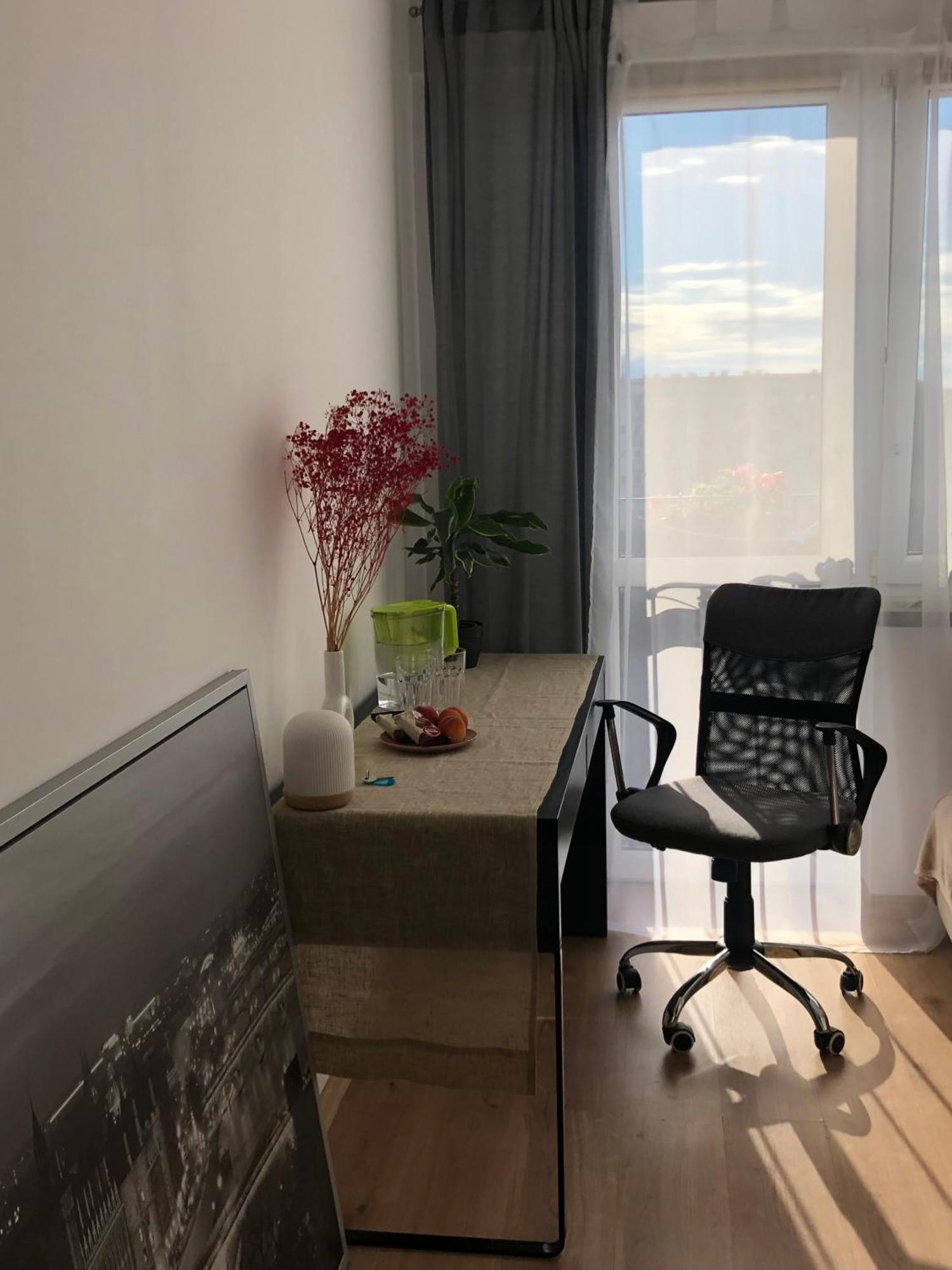 Sm Pokoj Przy Rondzie Daszynskiego Varsovia Exterior foto